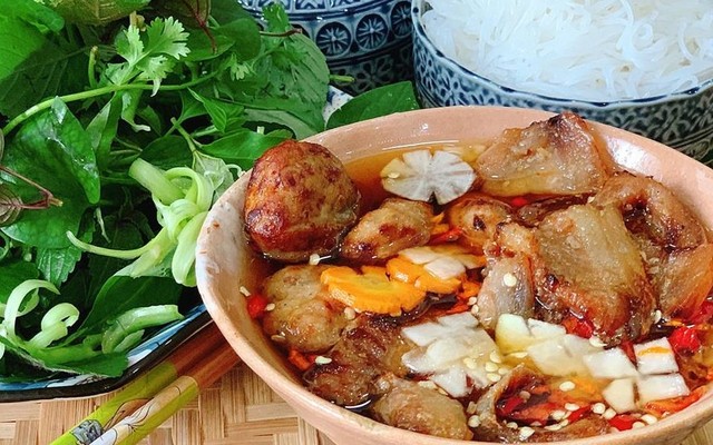 Quán 88 - Bún Chả Hà Nội & Giò Heo Giả Cầy