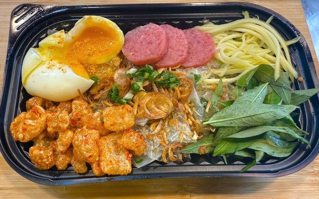 Ăn Vặt + Trà Sữa Út Nhí