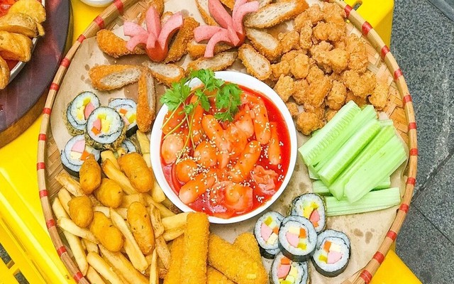 Ăn Vặt Xuyên Đêm - Xiên Que Mì Trộn - 750 Kim Giang