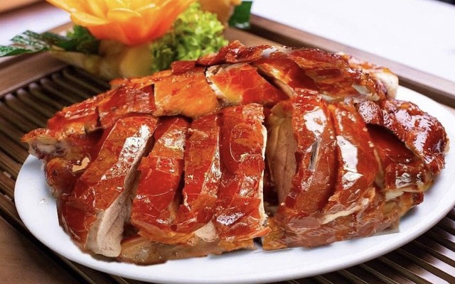 Tiệm Quay Nhà Gấu - Vịt Quay Tỳ Bà, Gà Quay Thảo Mộc & Ba Chỉ Quay Giòn Bì