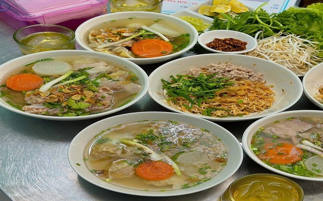 Hủ Tiếu Gõ 76 - Song Hành