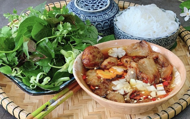 Quang Anh - Bún Chả Chấm, Bún Đậu Mắm Tôm & Bún Chả Măng Mọc