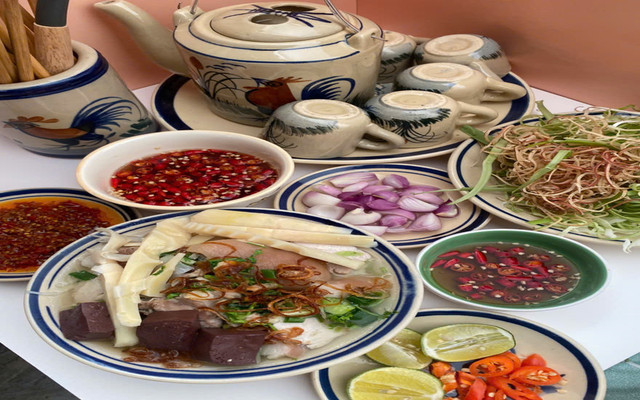 Cô Gái Bán Bún - Lê Văn Lương