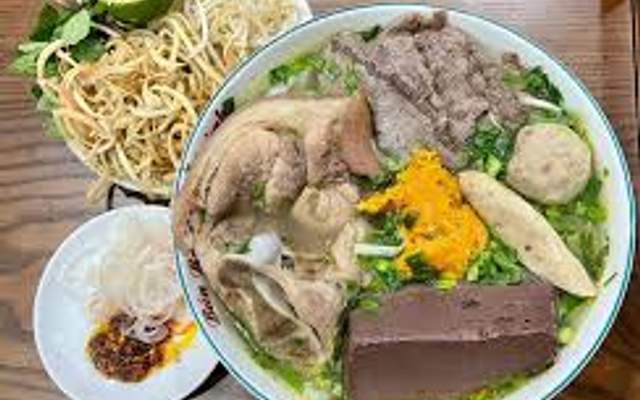 Bún Bò Huế O Quỳnh CS1