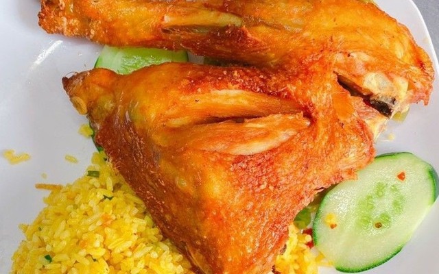 Cơm Gà Xối Mỡ Như Ý 4 - Triệu Việt Vương