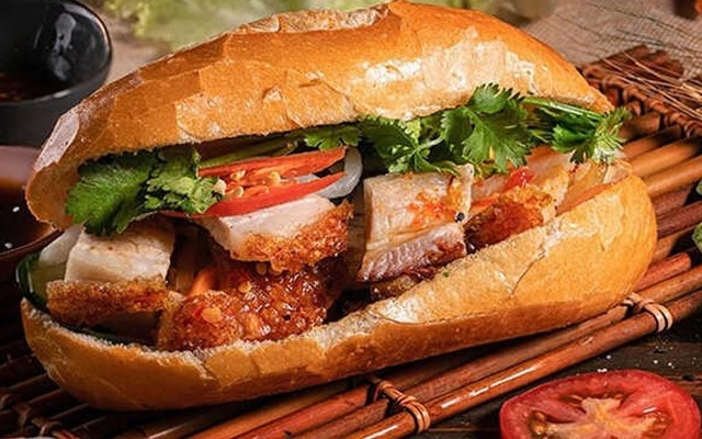 Xích Ký - Bánh Mì & Bánh Hỏi Heo Quay - Lê Văn Sỹ