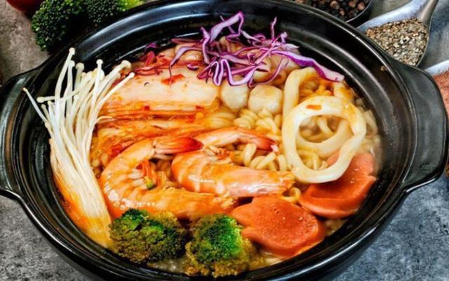 Lẩu Mỳ Cay Sasin - 269 Phố Xốm