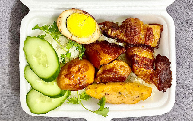 Tiệm Nhà Dứa - Cơm Văn Phòng, Cà Phê & Trà - Trần Cung