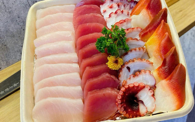 Sushi & Sashimi - TRONGNGHIAFOODKING - 171/22 Bình Lợi