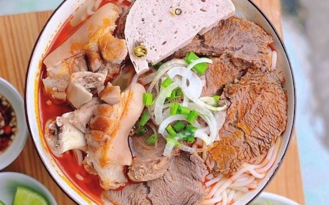 Bún Bò Bà Bảy - Bún Bò Chuẩn Huế - Lê Văn Duyệt