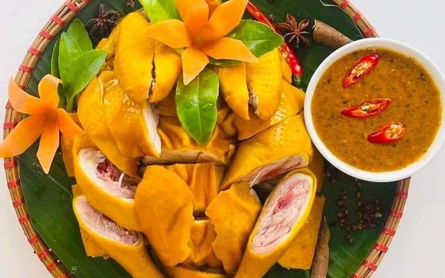 Gà Ủ Muối Quỳnh Quỳnh - Đồng Khởi