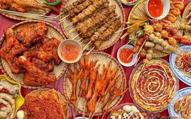 Ăn Vặt Triều Khúc - Xôi & Chân Gà Sốt Thái