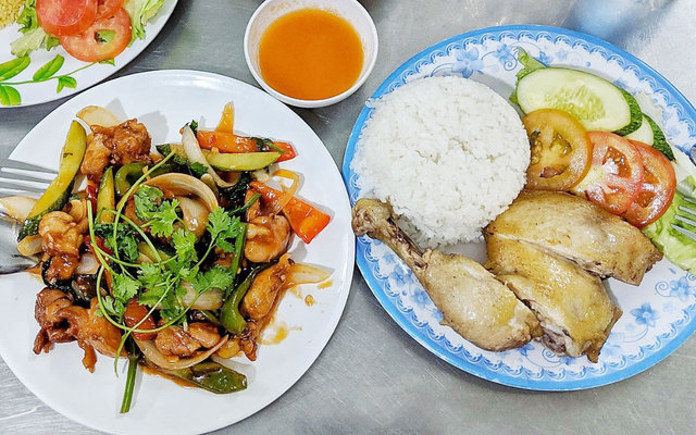 Cơm Gà Hòa Bình - Phạm Thế Hiển