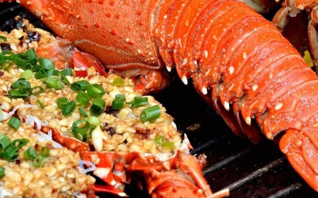 Nhà Hàng Hải Sản Phi Phố Biển