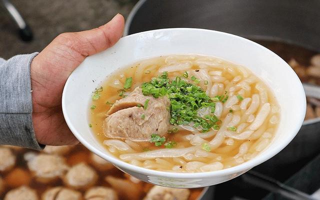 Bánh Canh Bò Viên - Nguyễn Văn Nguyễn