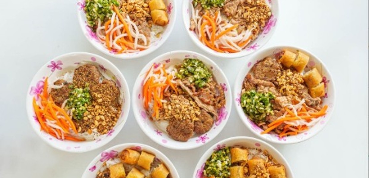 BÚN THỊT NƯỚNG HẢI ĐĂNG ĐÔNG KHÁCH SUỐT NGÀY TẠI CHẤN HƯNG