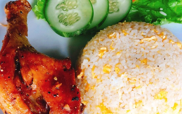 DMZ Bar & Restaurant