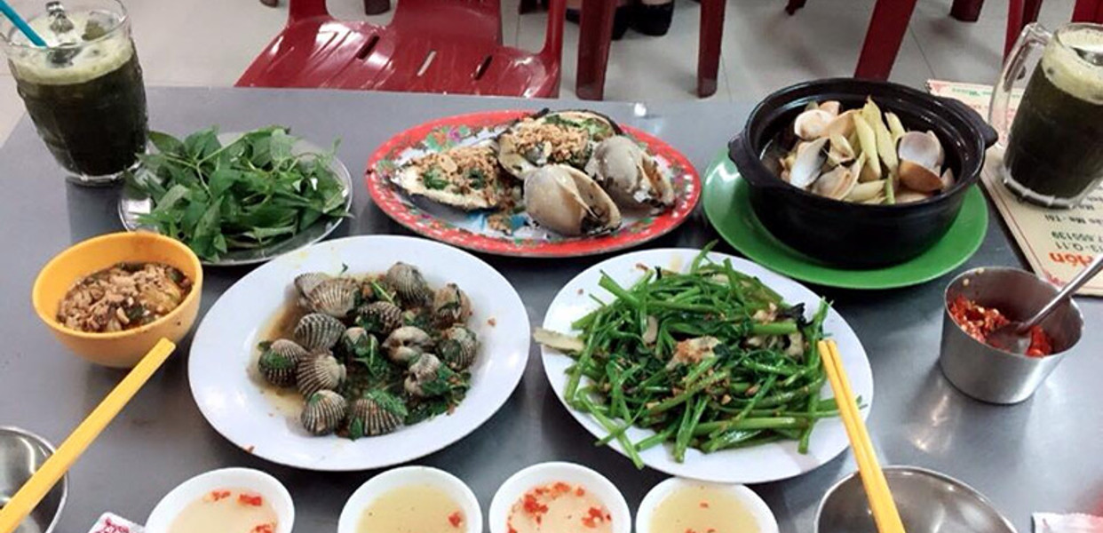 ỐC XUÂN HÒA VỚI KHÔNG GIAN ẨM THỰC ĐƯỜNG PHỐ HẤP DẪN