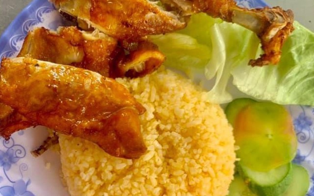 Cơm Gà Xối Mỡ 68 - Phan Trung