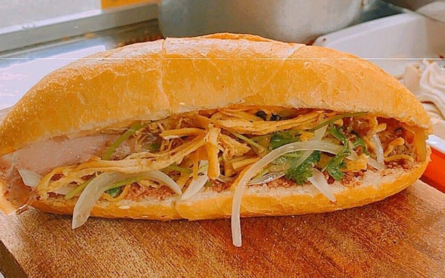 Bánh Mì Ba Lẹ Hồng - Lê Thành Phương