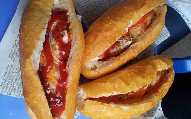 Bánh Mì Nem Khoai Tuấn Thuý - Tân Mai