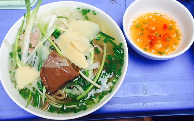 Vân Chiến - Bún Ngan Trộn Chua Ngọt - Bà Triệu
