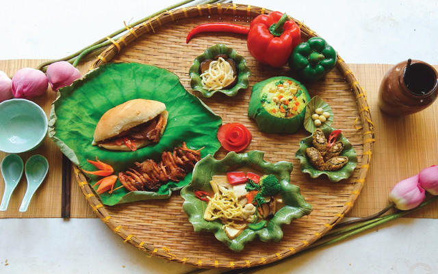 Thiền Ý - Khu Ẩm Thực Chay Sân Vườn