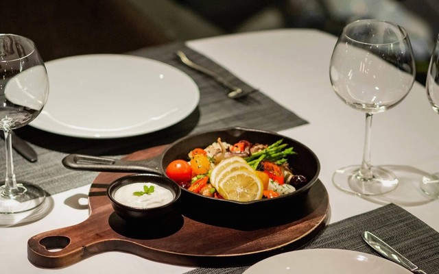 The Loop Restaurant & Coffee