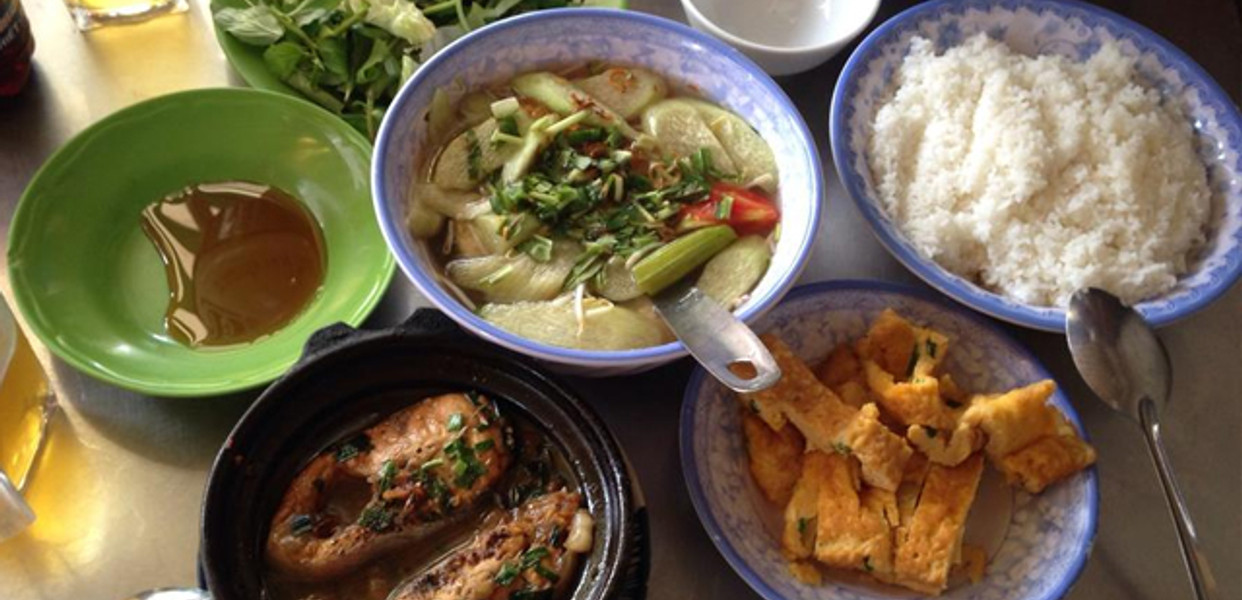 CƠM BÌNH DÂN GIẢN DỊ NHƯNG ĐẦY DINH DƯỠNG PHÙ HỢP VỚI BỮA ĂN HÀNG NGÀY CỦA GIA ĐÌNH VIỆT