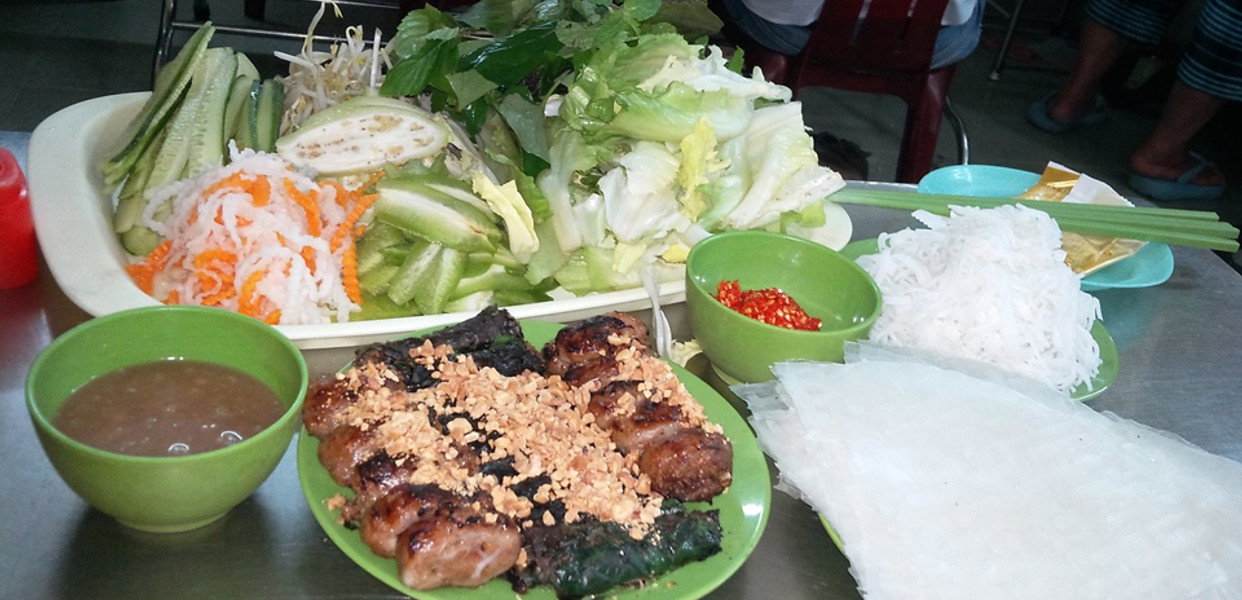 BÒ LÁ LỐT ANH BA NẰM NGAY ĐẦU ĐƯỜNG PHAN XÍCH LONG