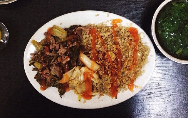 Cô Tám - Cơm Rang & Mỳ Gà Tần - 126 Hồng Mai