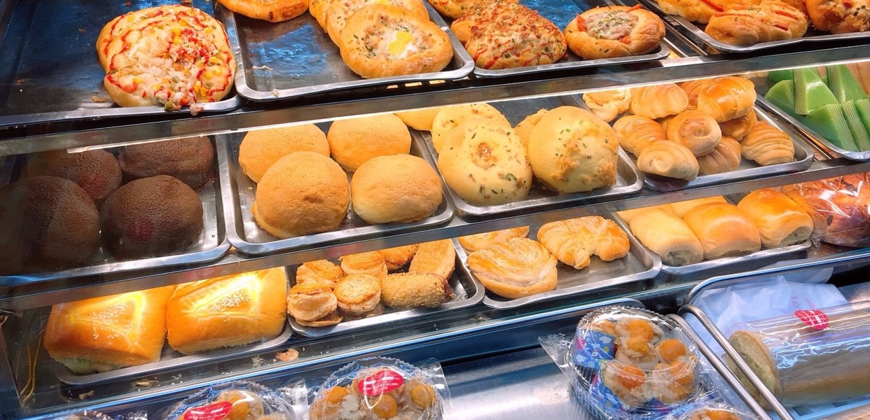 BÁNH MÌ NHỮNG CHÀNG TRAI CỬA HÀNG VỚI MENU ĐA DẠNG DỄ ĐẶT ONLINE