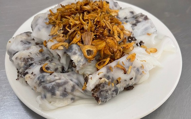 Bánh Cuốn Nóng & Gà Tần - Lý Huyền