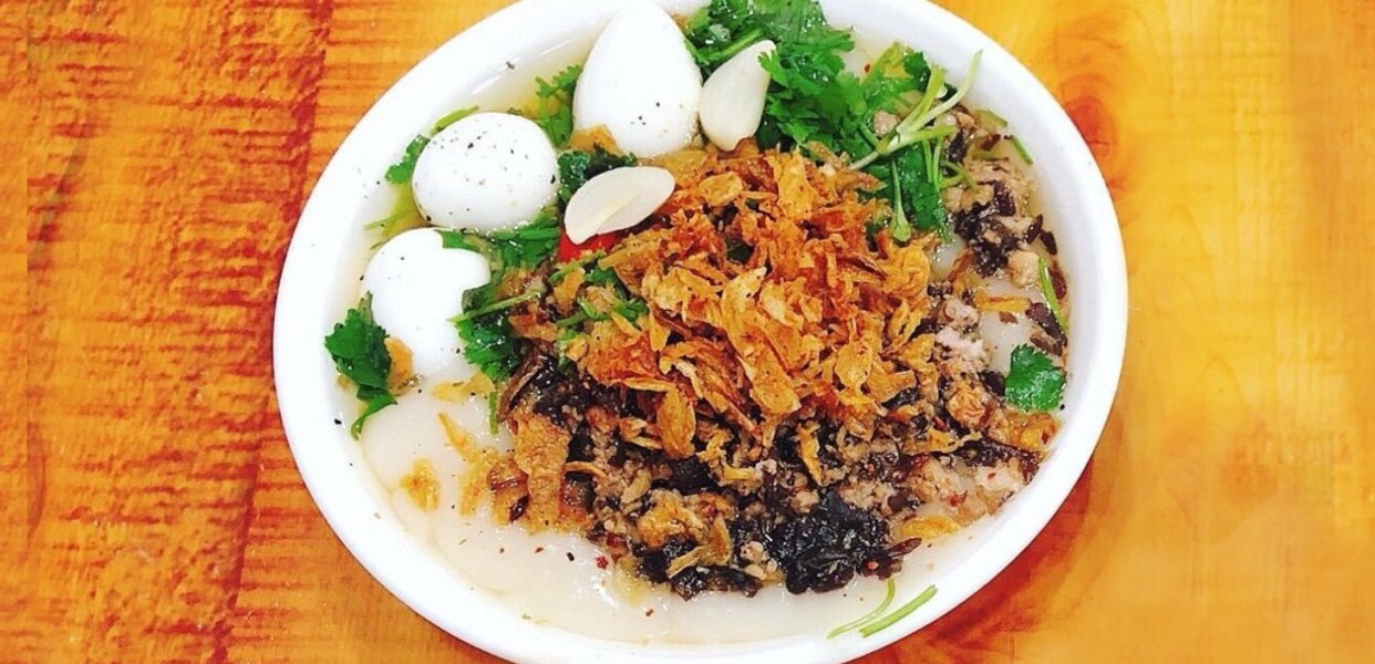 BÁNH ĐÚC NÓNG TRUNG TỰ GIỮ TRỌN HƯƠNG VỊ TRUYỀN THỐNG