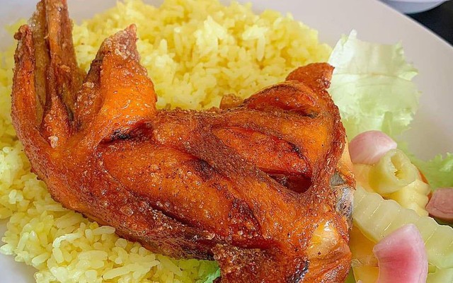 Cơm Gà Hoàng Yến