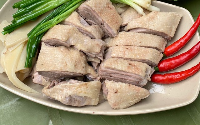 Cô Thủy - Bún Vịt, Ngan Chặt