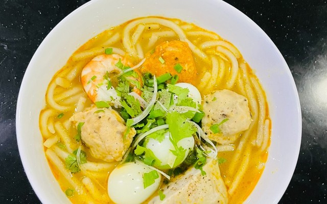 Anh Chín - Bánh Canh Chả Cua - Tân Hải