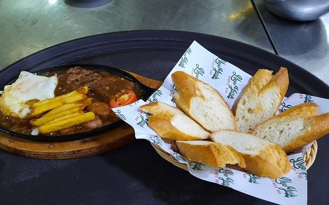 New York Sport Bar - Món Ăn Âu & Á - Bà Triệu