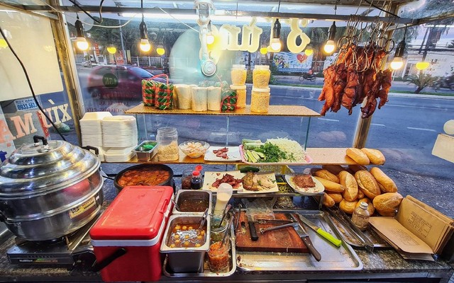 Bánh Mì 3T - 3Tùng - Quang Trung