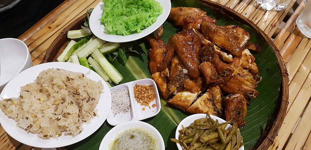 CON GÀ NƯỚI THƠM NGON VỚI LỚP DA VÀNG ƯƠM NƯỚNG LU HẤP DẪN