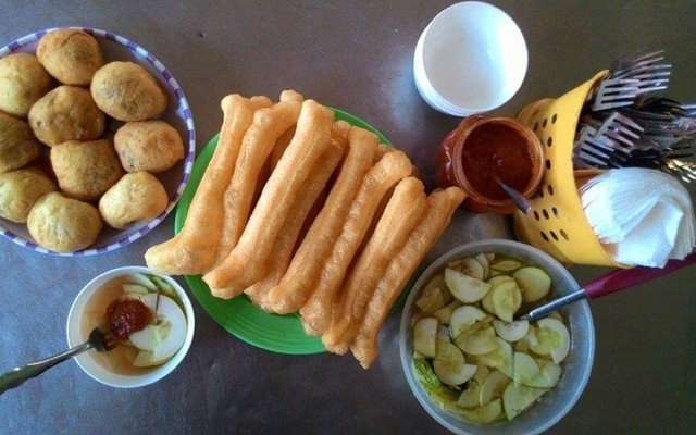 Bánh Bao Mặn Quẩy Nóng & Cơm - Trần Phú