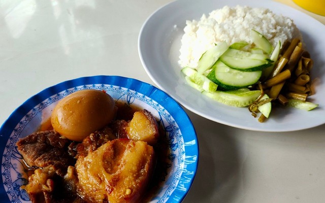 Cơm Tấm Bà Bảy - Nguyễn Văn Cừ