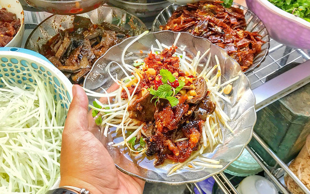 Cô Phương - Bò Khô & Gan Rim