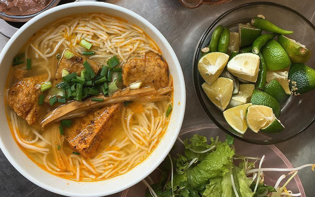 Bà Anh - Bún Chả Cá