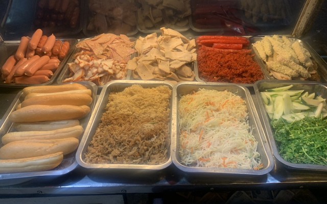 Hương Lan - Bánh Mì Sài Gòn & Bún Đậu Mẹt