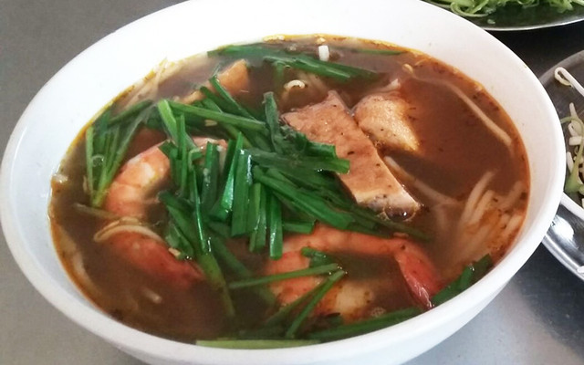 Bún Mắm Cẩm Tú