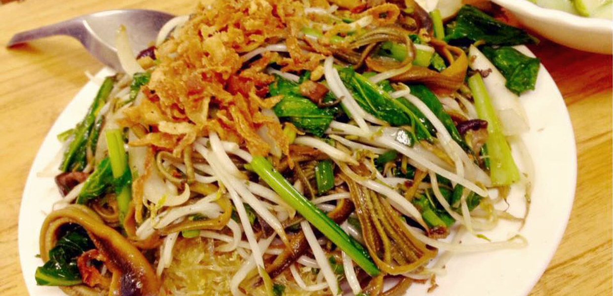 MIẾN LƯƠN SÀNH VẠN PHÚC NÓNG HỔI TRONG BÁT SỨ TRUYỀN THỐNG