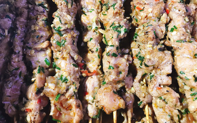 Chân Gà Nướng Bà Hồng - Lê Độ