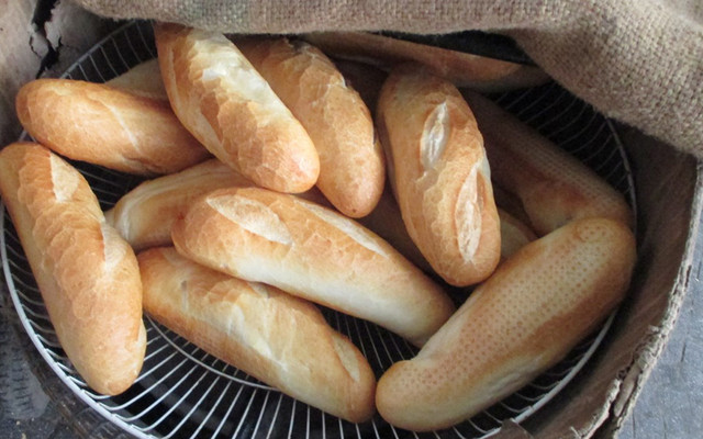 Chị Đấu - Bánh Mì Nguyễn Huệ