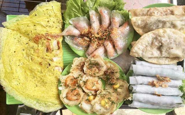 Liên - Bánh Khọt & Bánh Bột Lọc - Chợ Cố Đạo